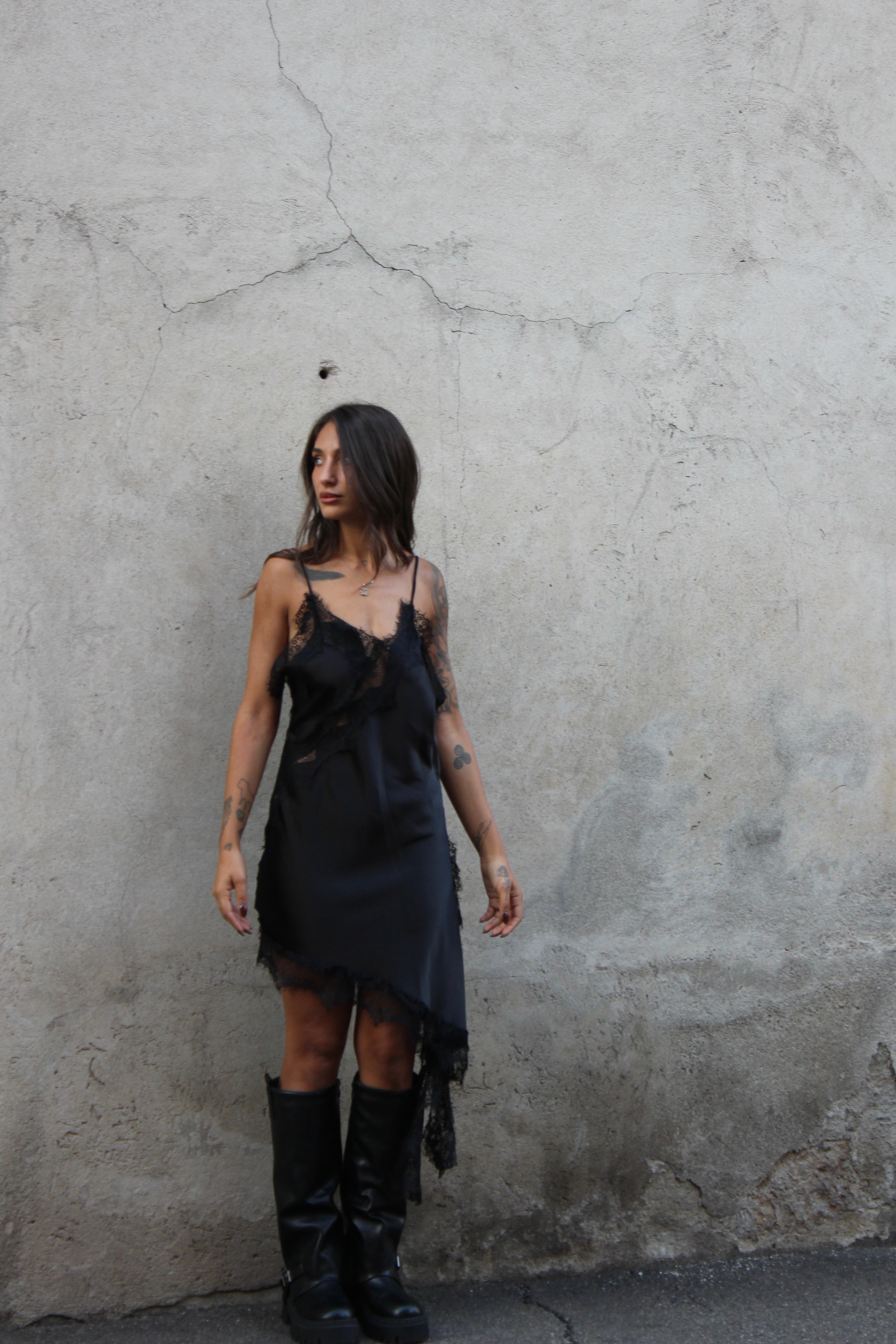 Abito in satin nero