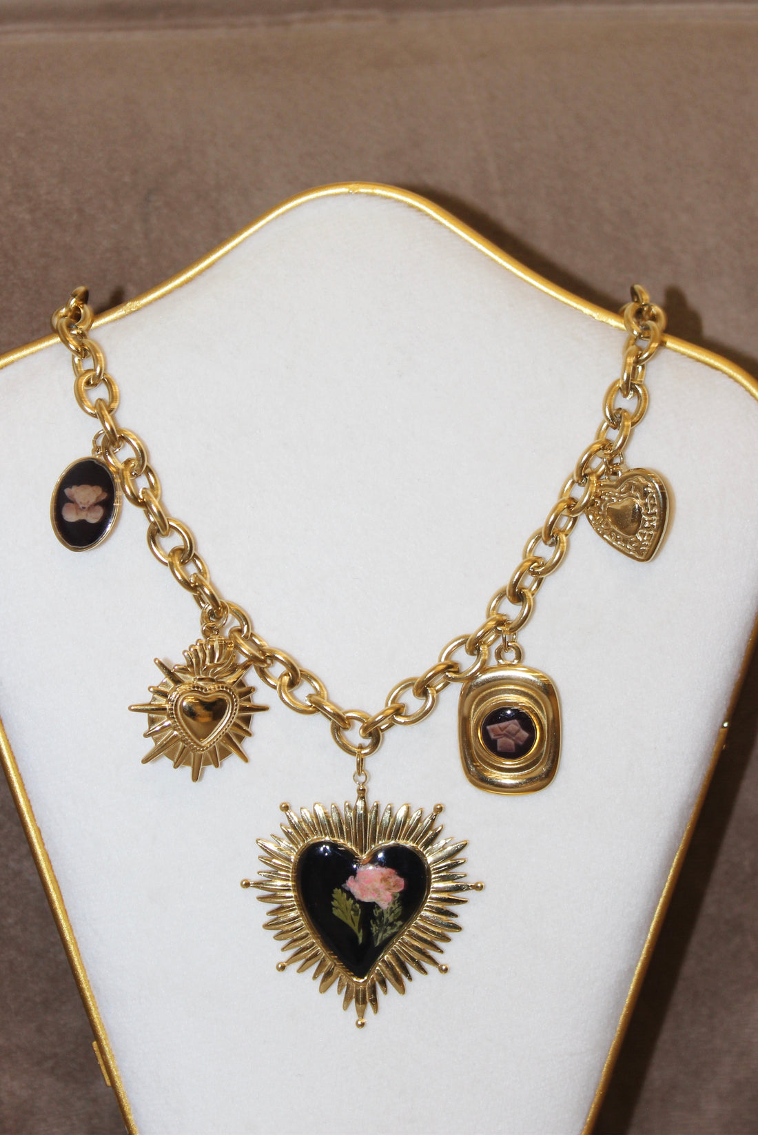 collana Sacro cuore nera
