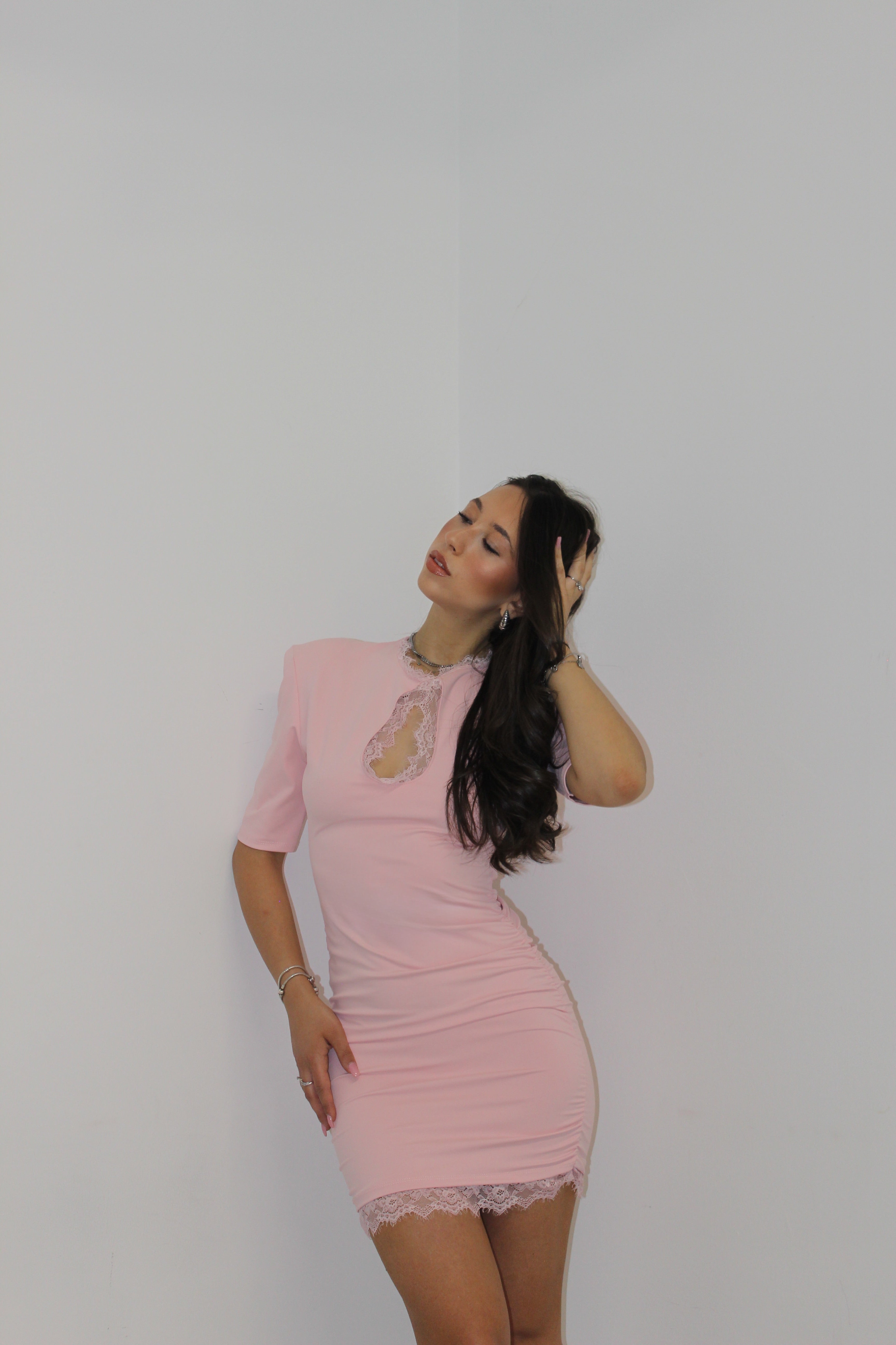 Abito con scollo in pizzo Rosa