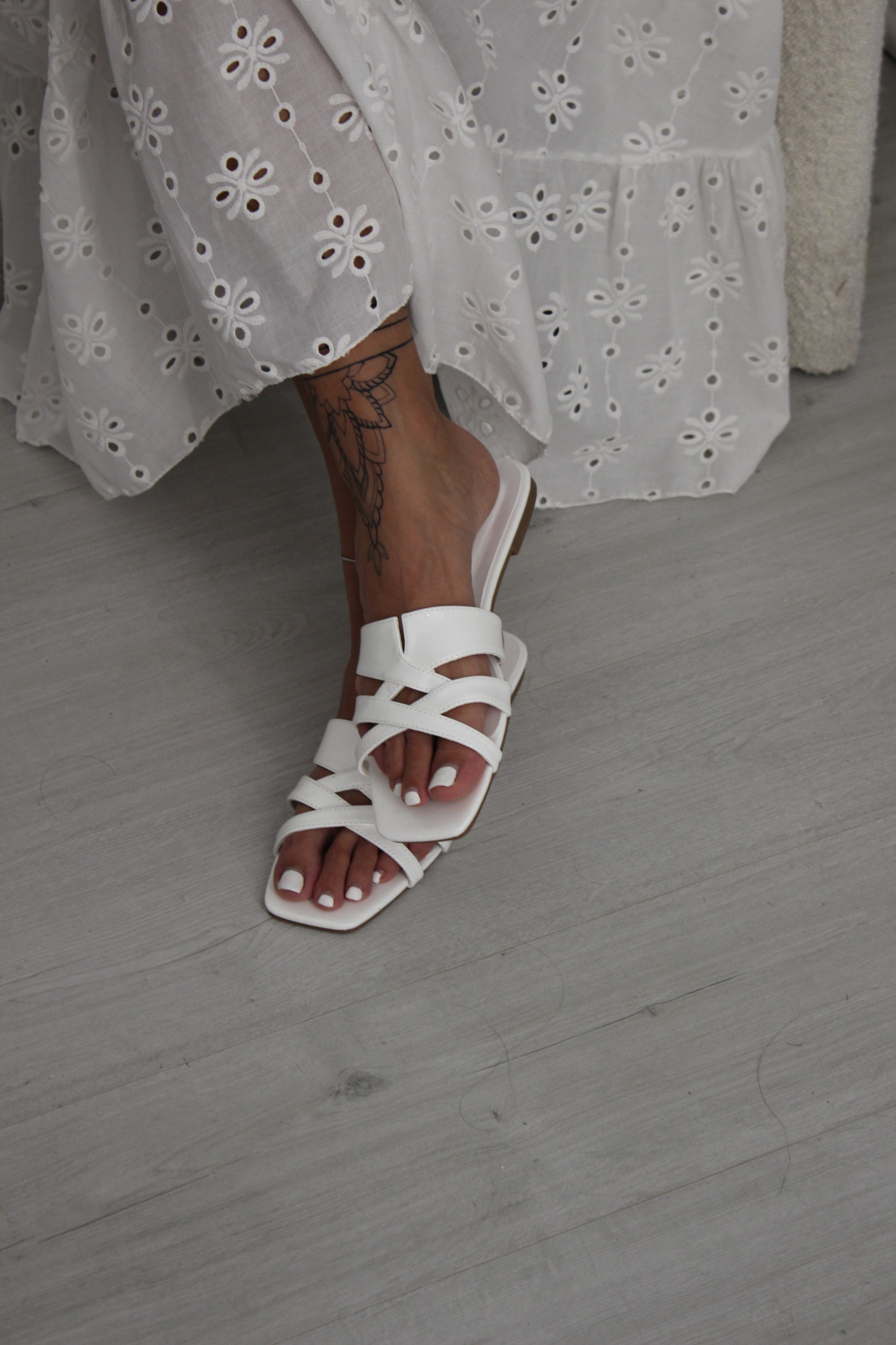 Slipper White