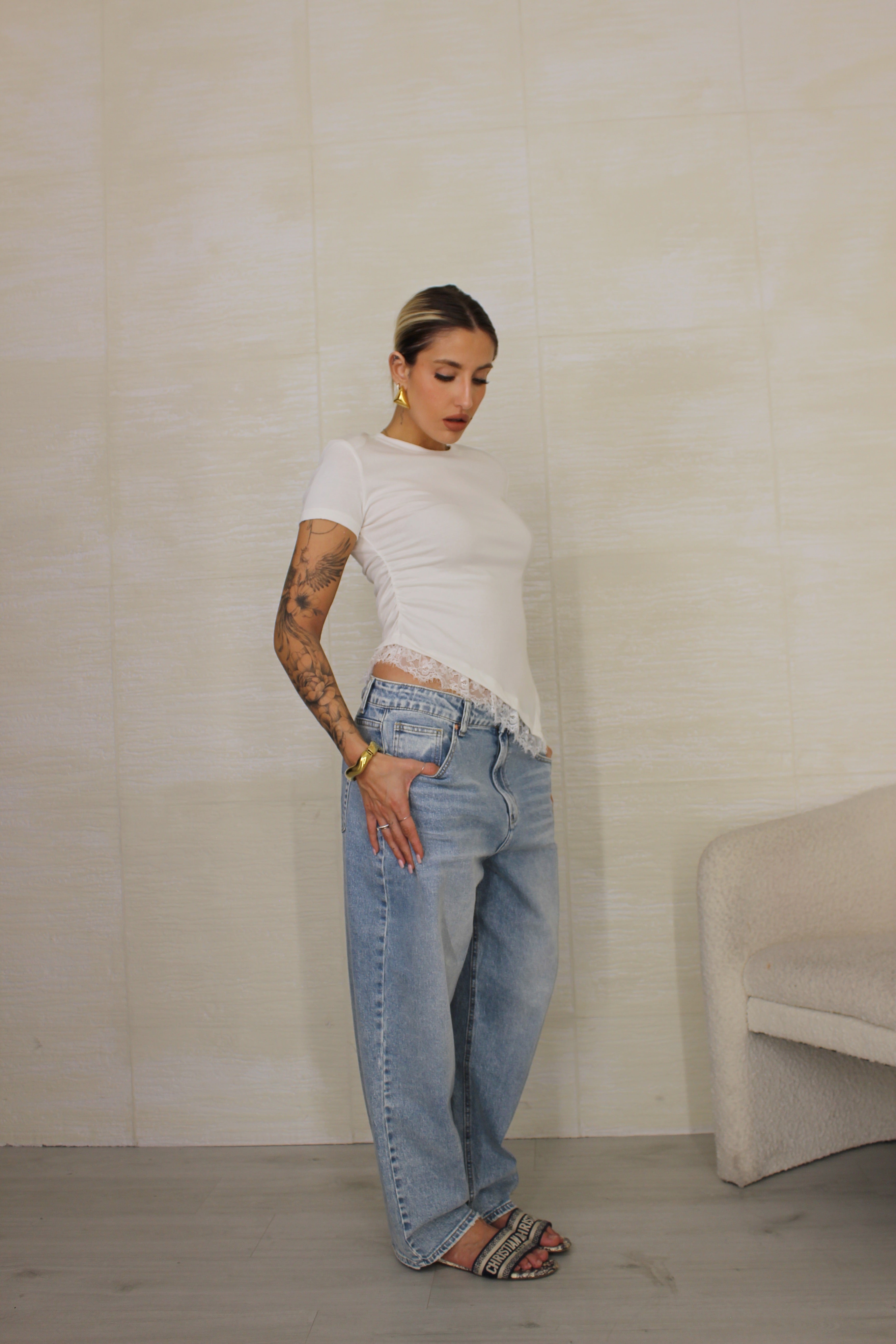 T-shirt asimmetrica pizzo bianca