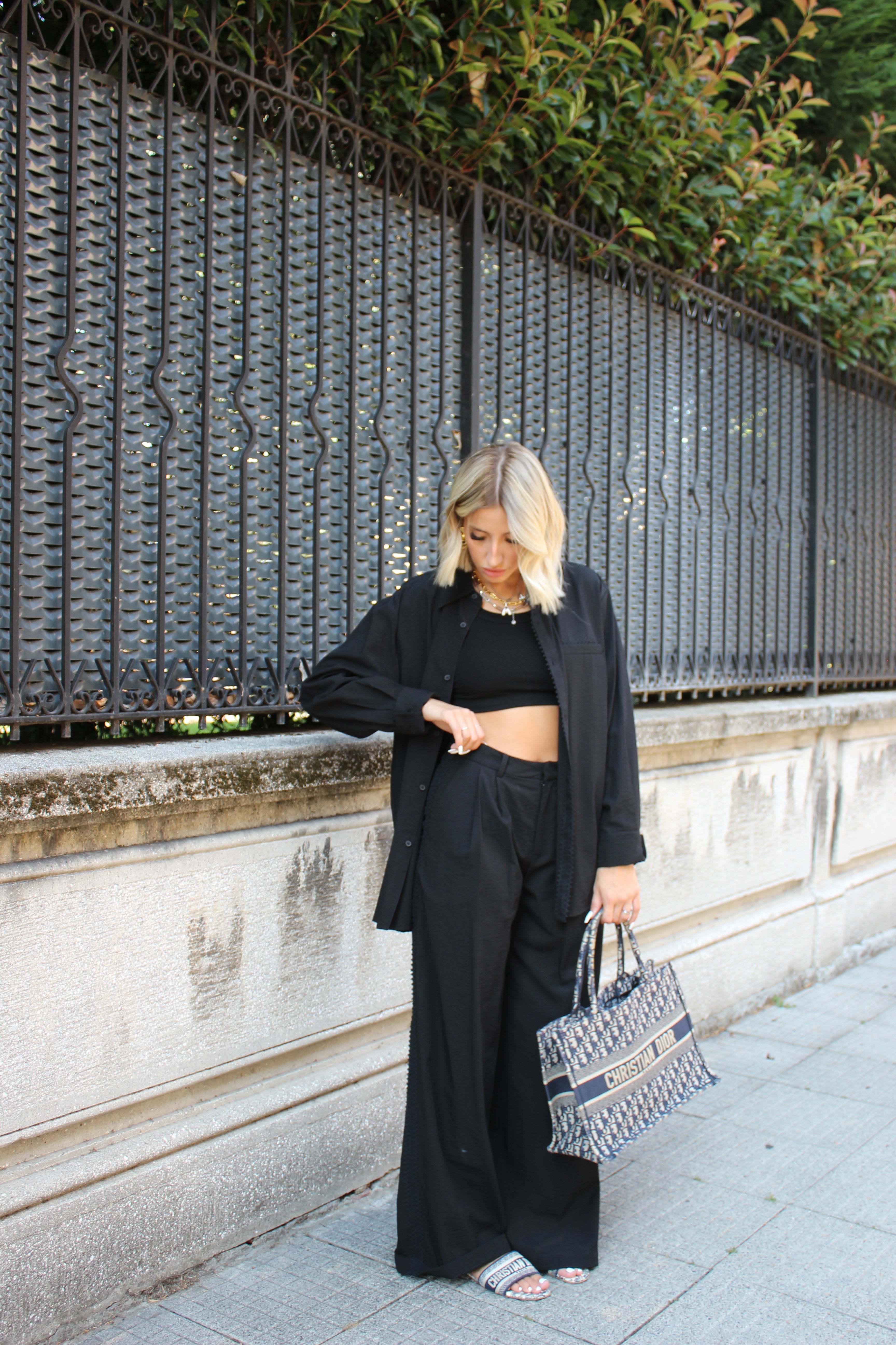 Coordinato con Ricami Nero
