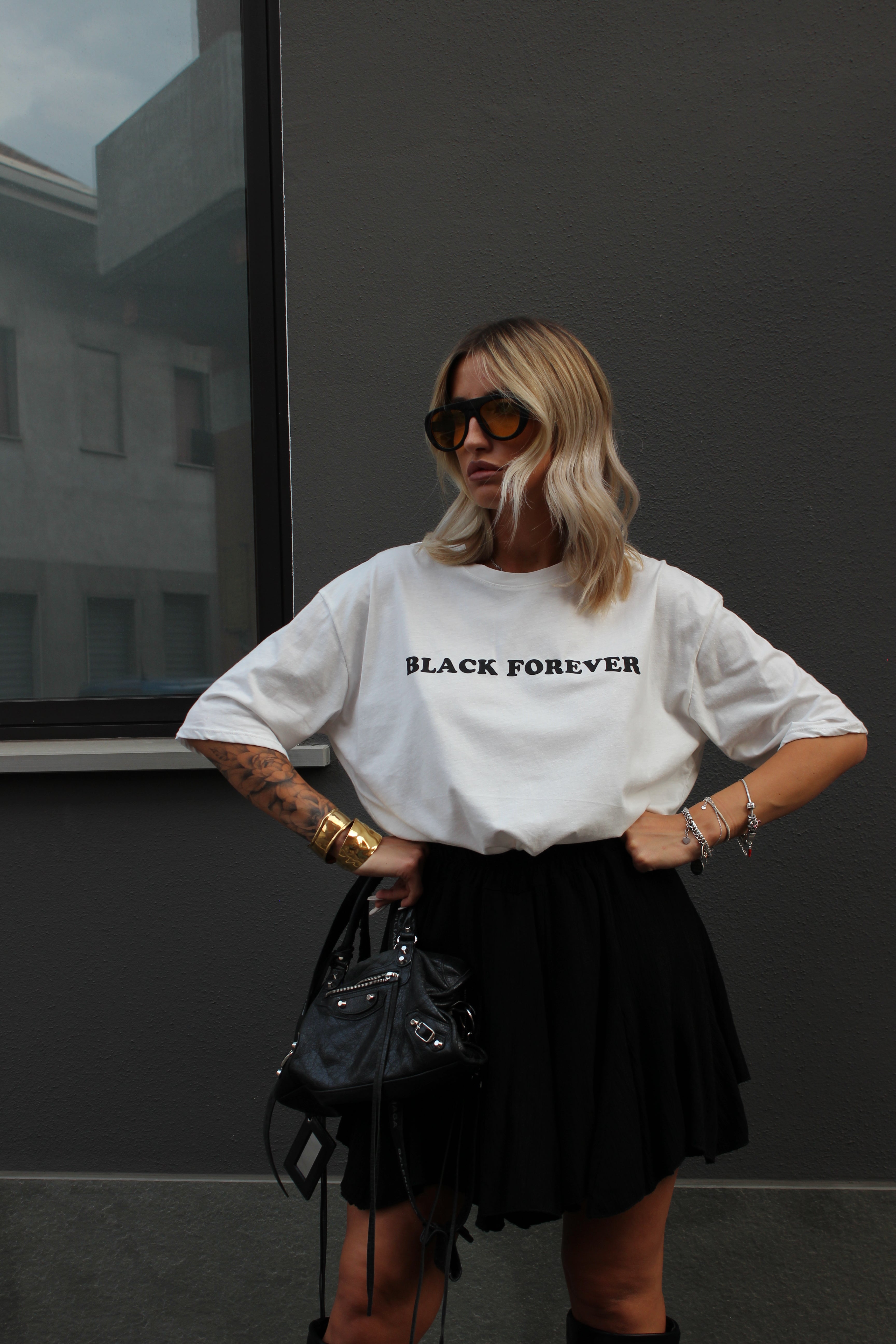T-Shirt Black Forever