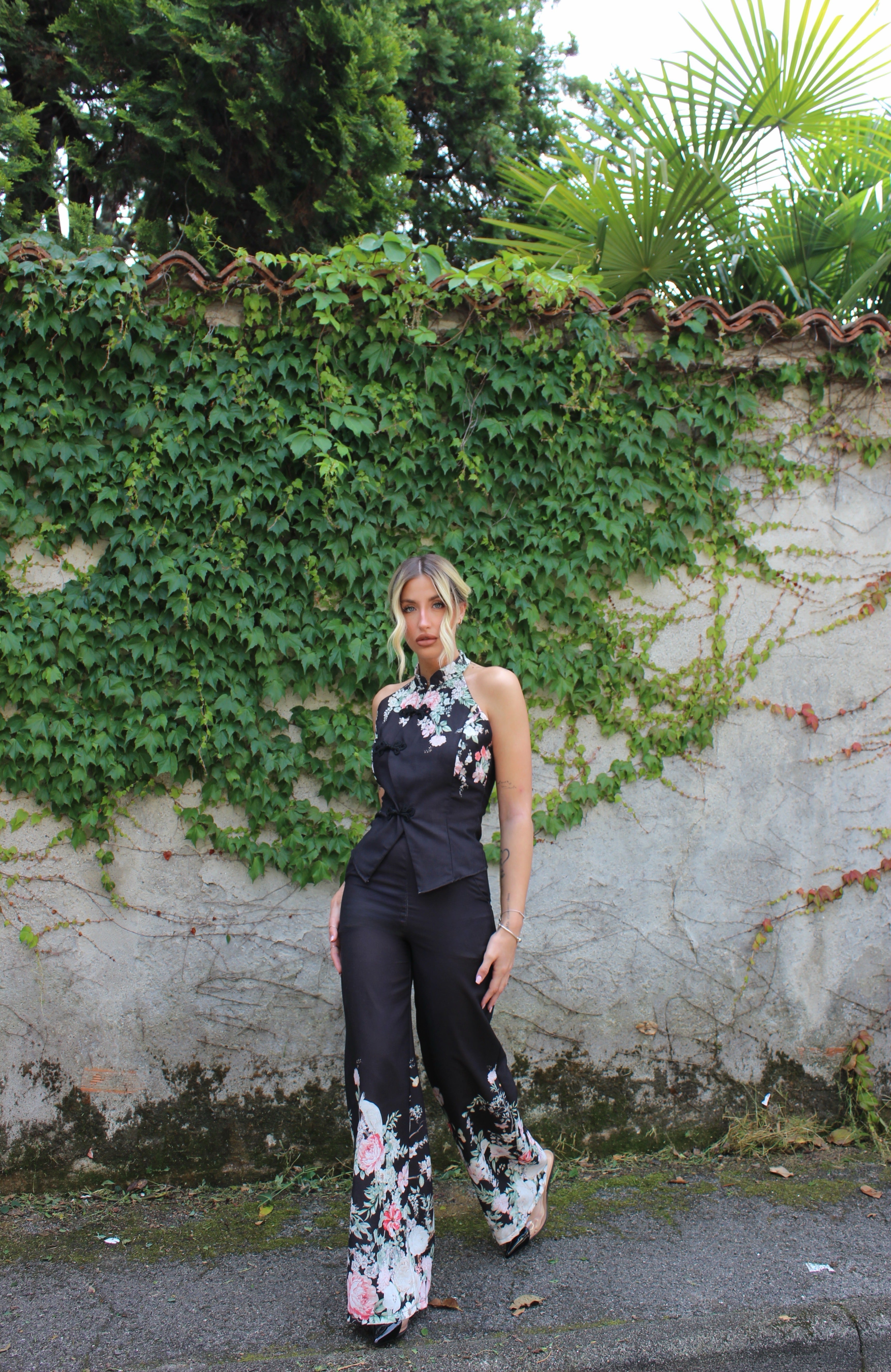 Completo Tokyo Flowers nero