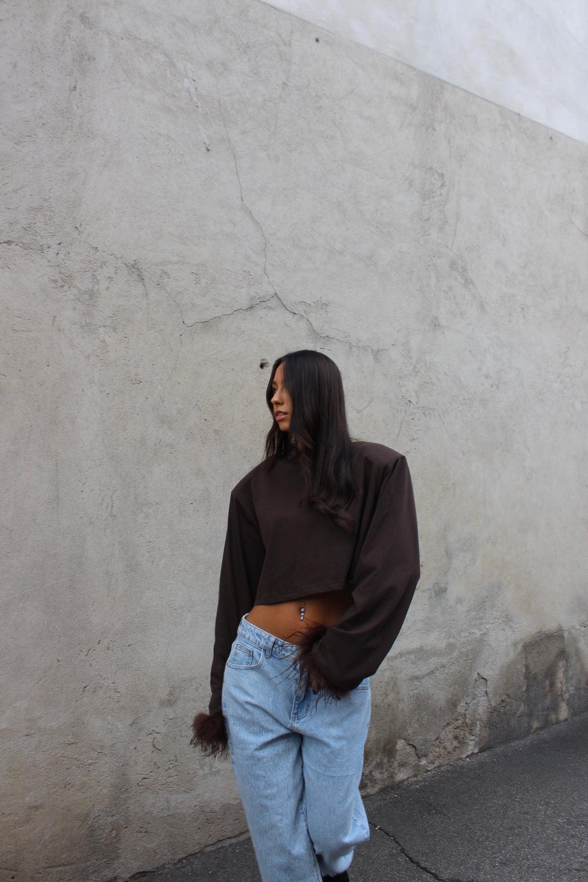 t-shirt crop plume cioccolato