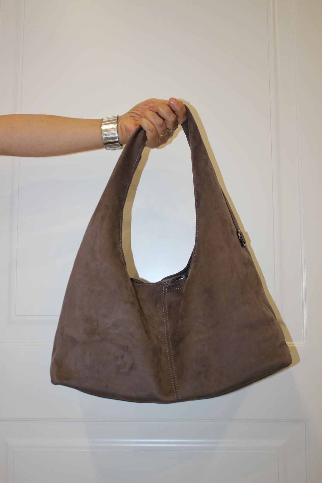 Hobo Bag in suede Tortora