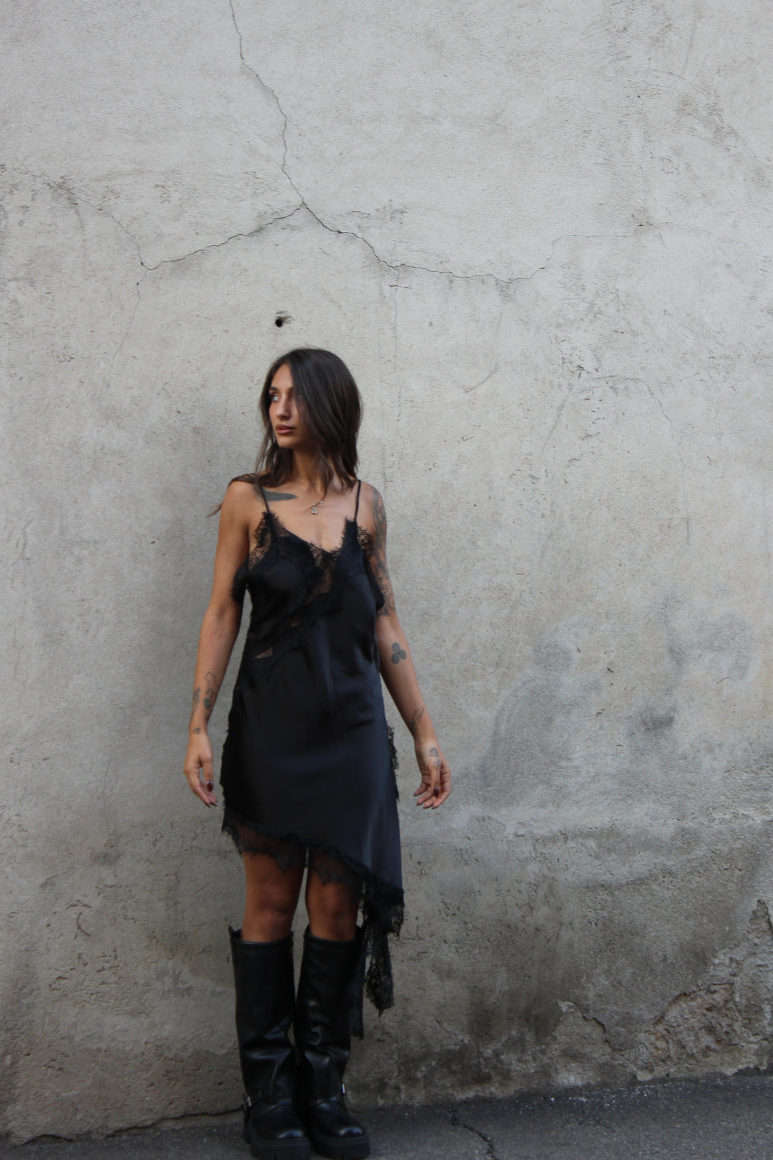 Abito in satin nero