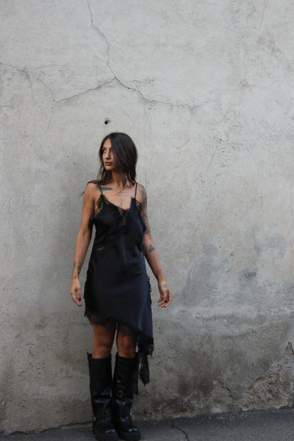 Abito in satin nero