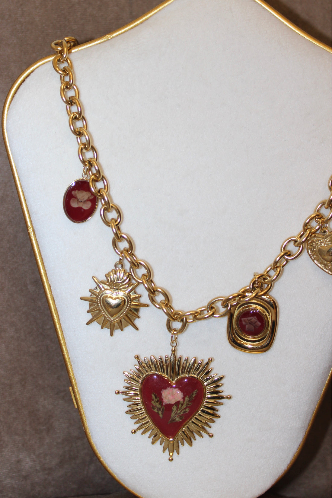 collana Sacro cuore bordeaux