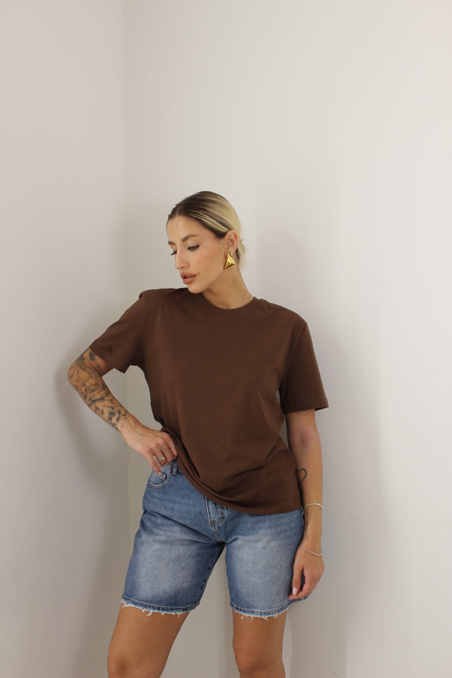 T-shirt basic lumina cioccolato