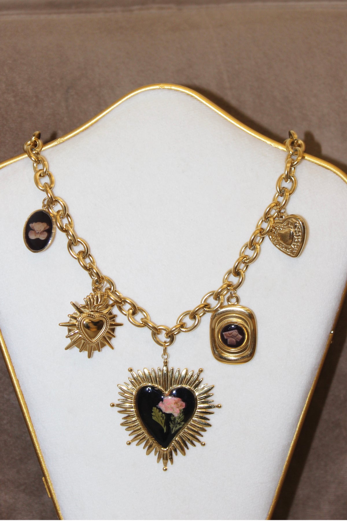 collana Sacro cuore nera