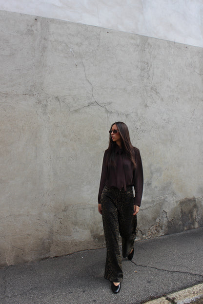 Blusa con cravatta cioccolato
