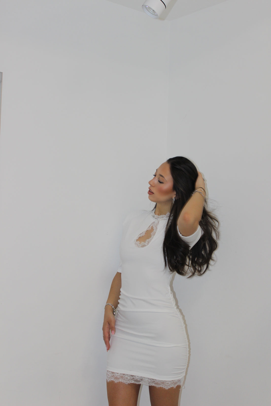 Abito con scollo in pizzo Bianco