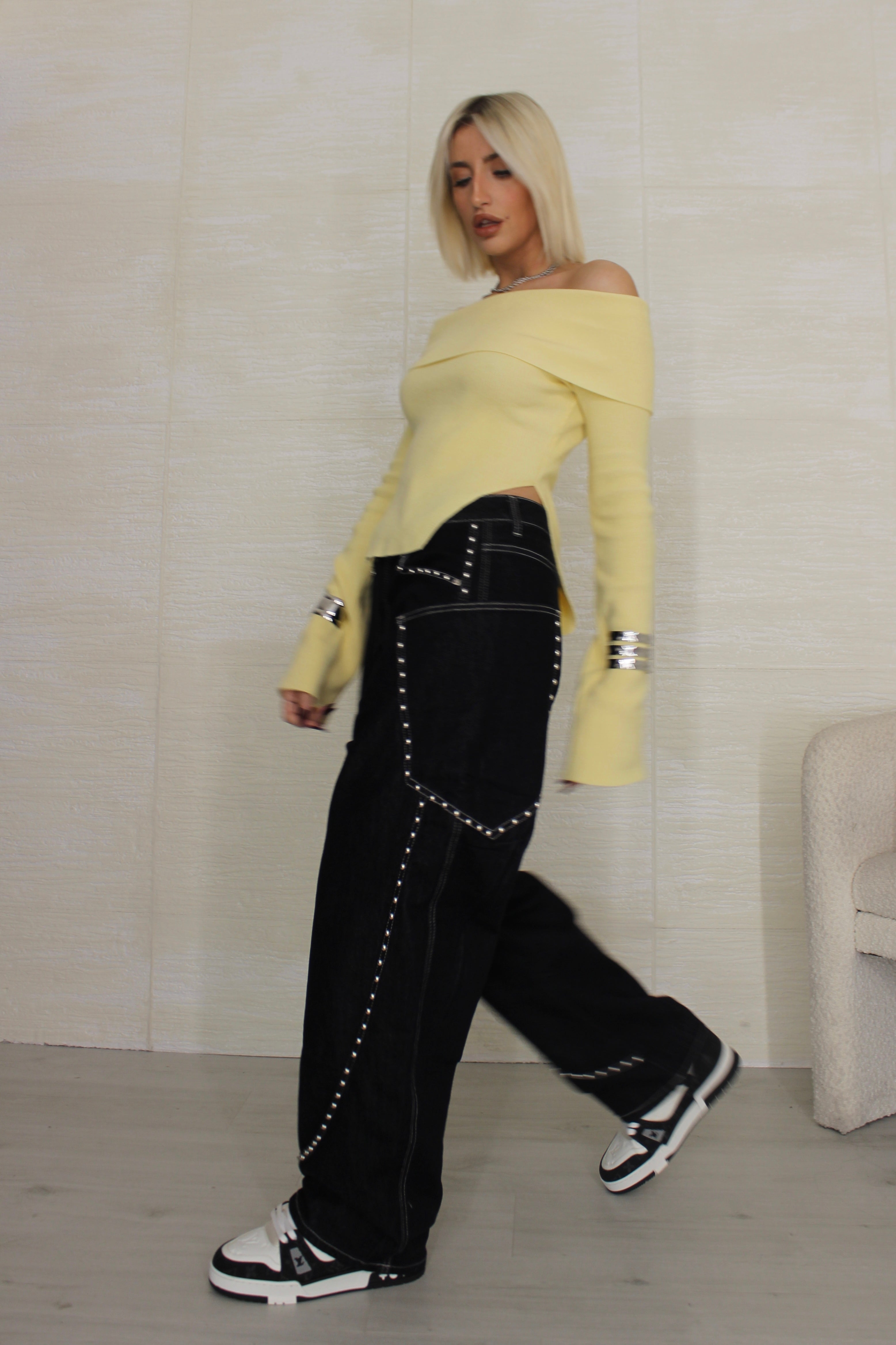 Jeans con borchie