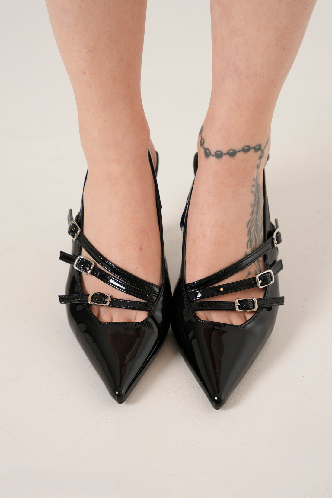 Slingback vernice nera