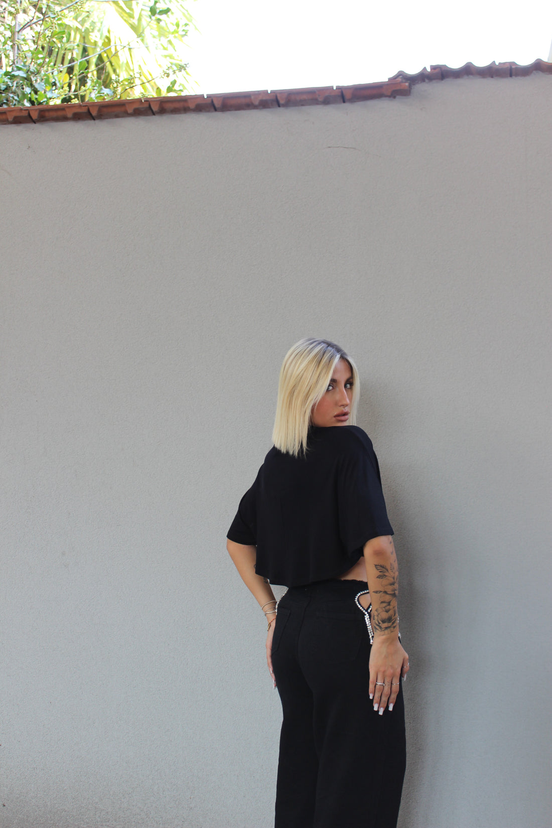 t-shirt crop nera
