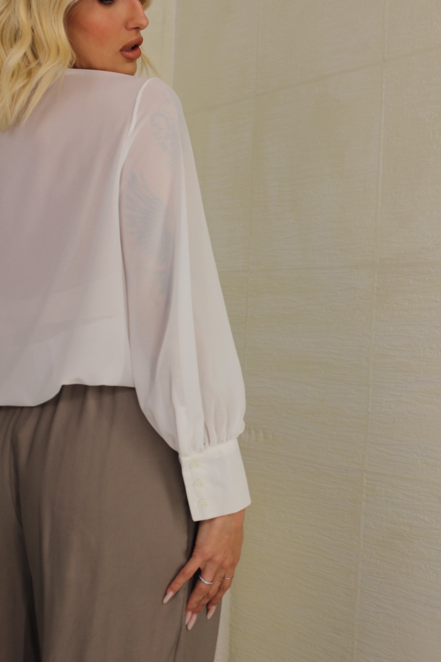 Blusa con scollo a V Bianco
