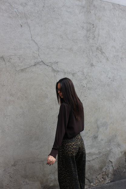 Blusa con cravatta cioccolato