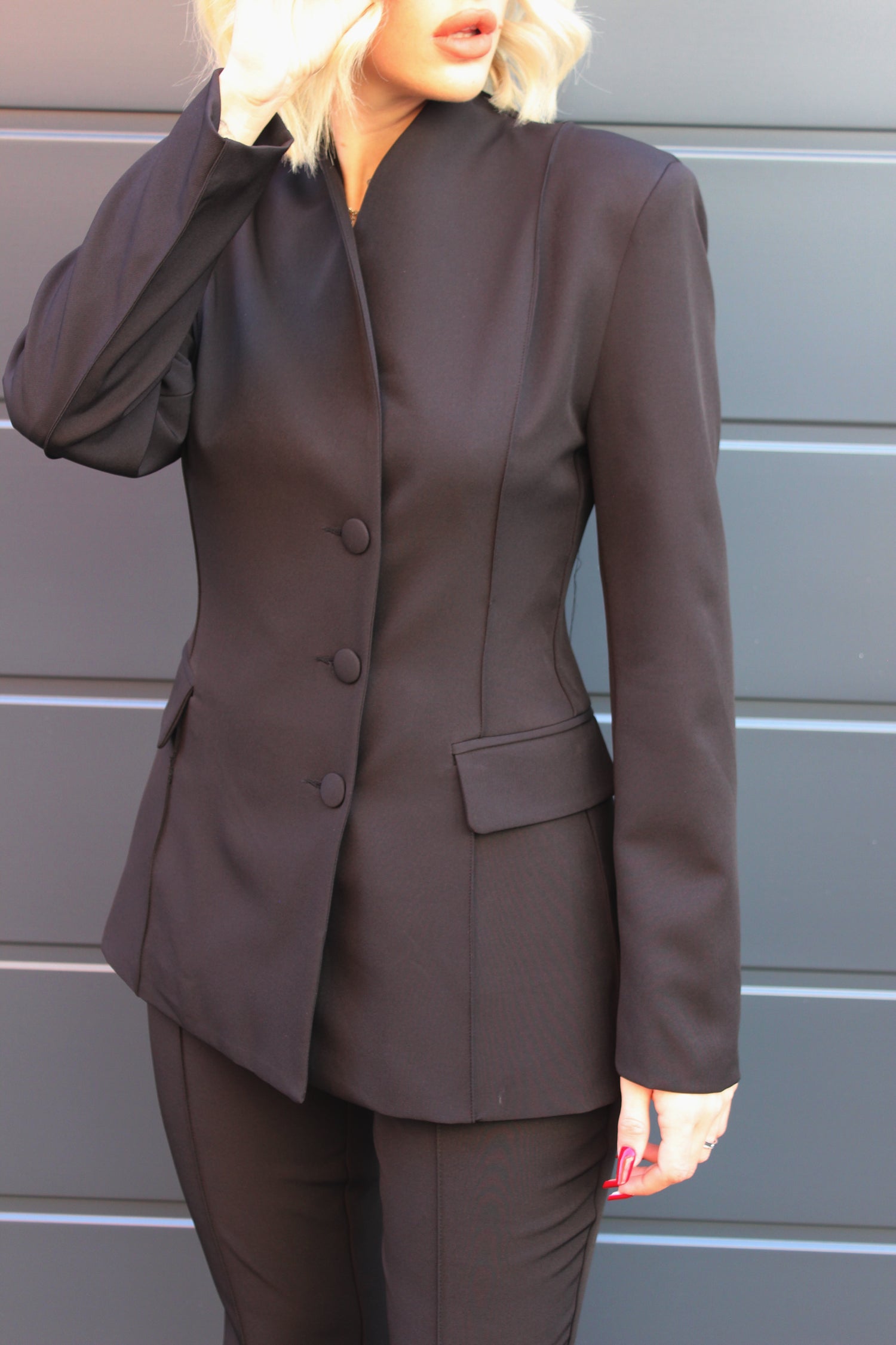 Completo Lumina Collarless Nero