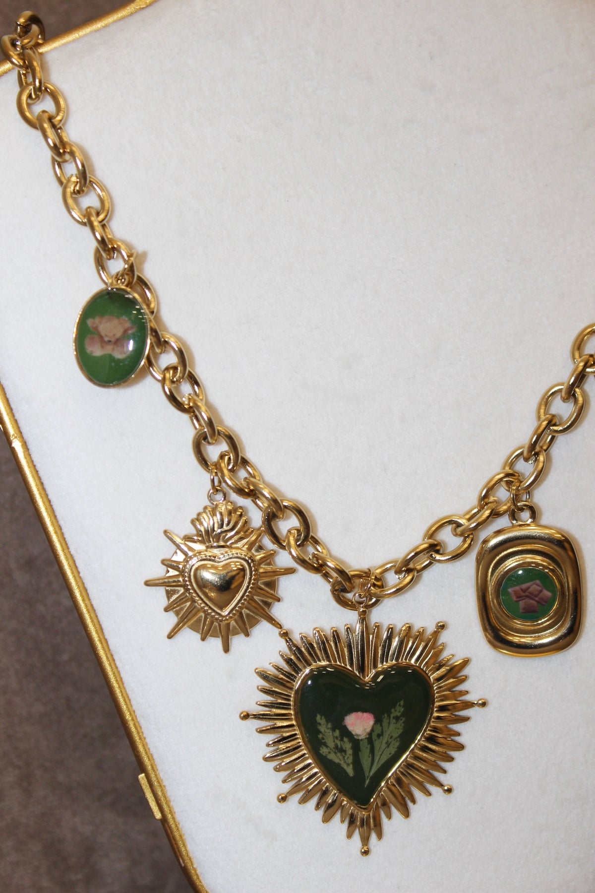 collana Sacro cuore verde
