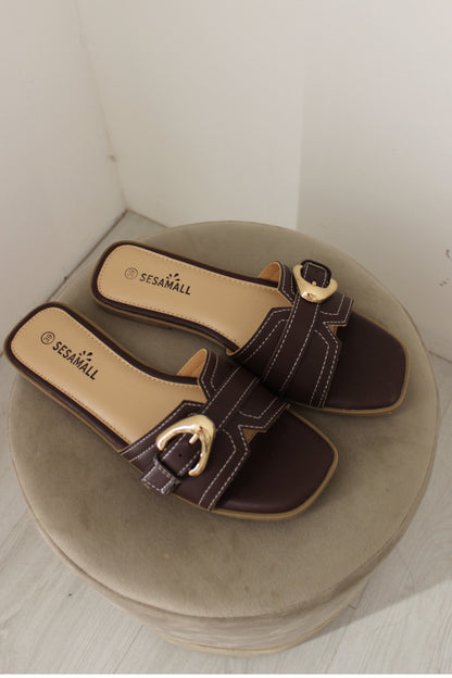 Sandalo con fibia cioccolato