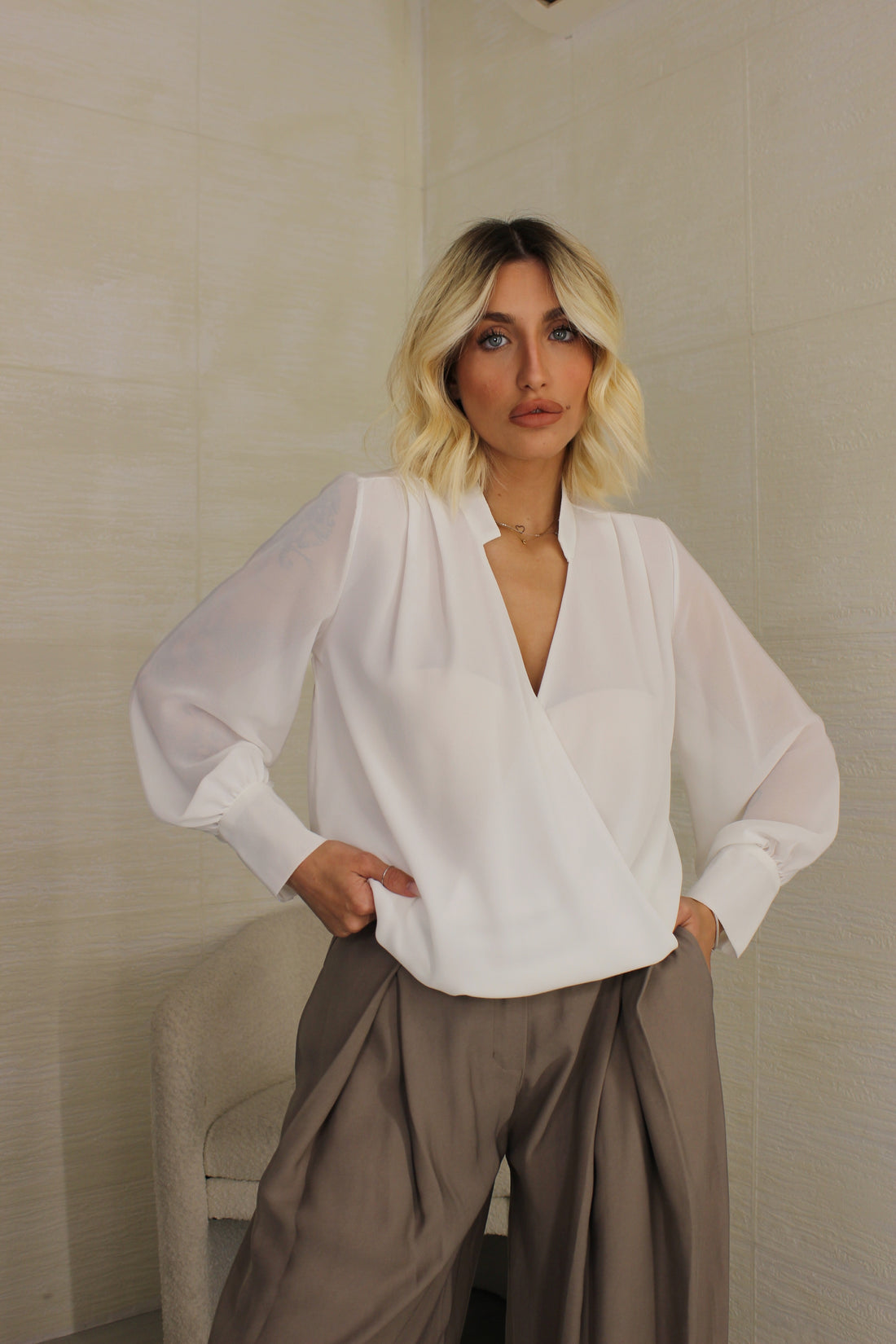 Blusa con scollo a V Bianco