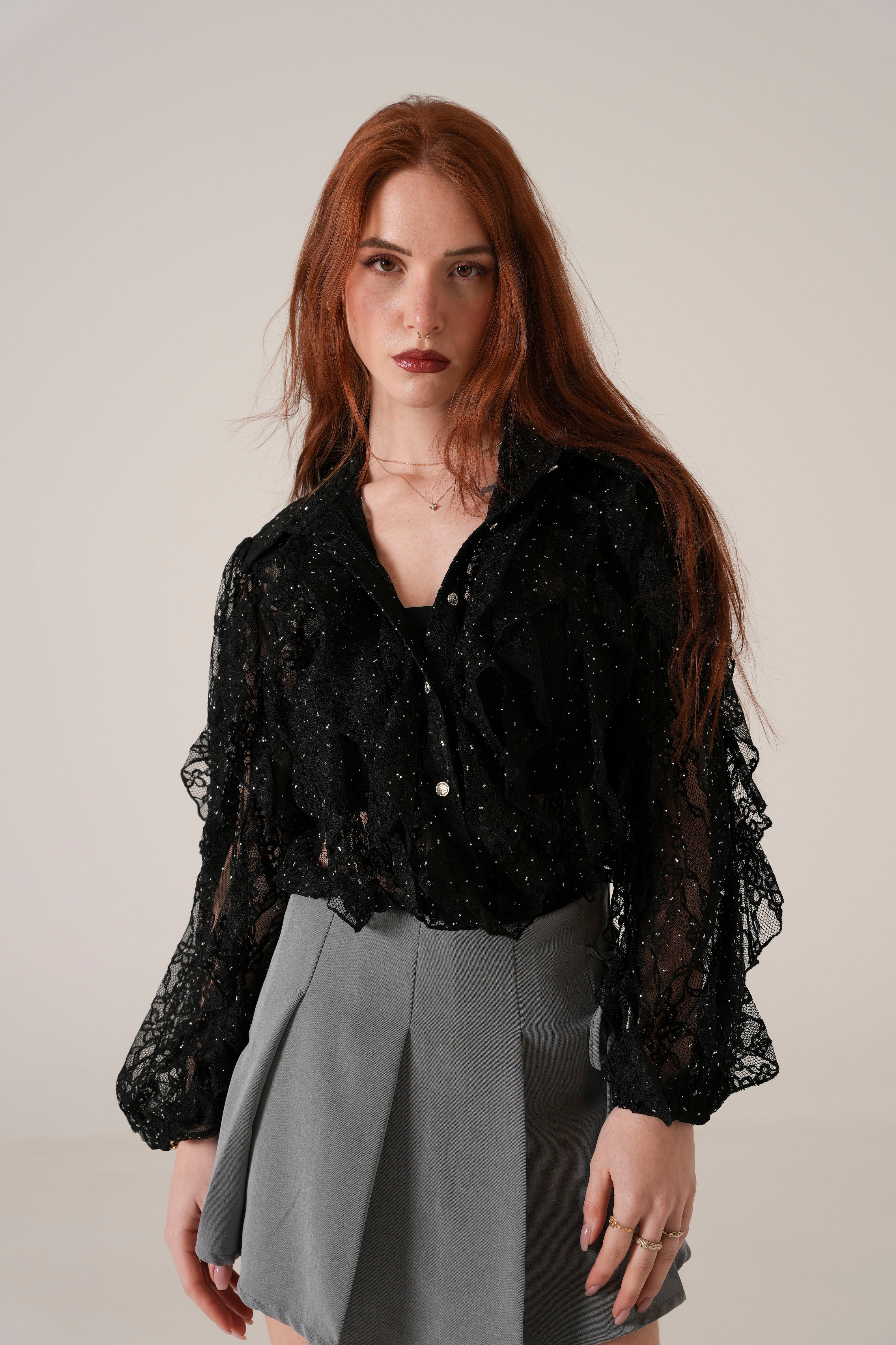 Blusa in pizzo con microstrass